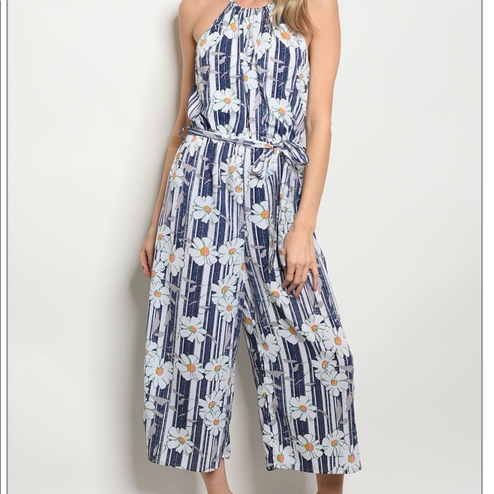 Love this Blue Floral Jumpsuit 😍